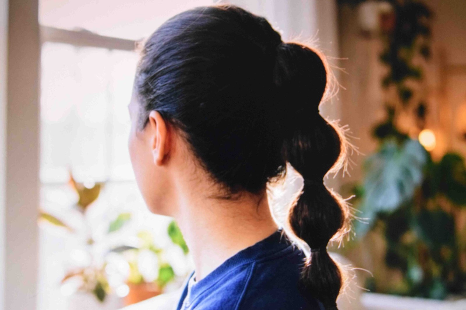 A bubble ponytail with five evenly spaced and rounded segments