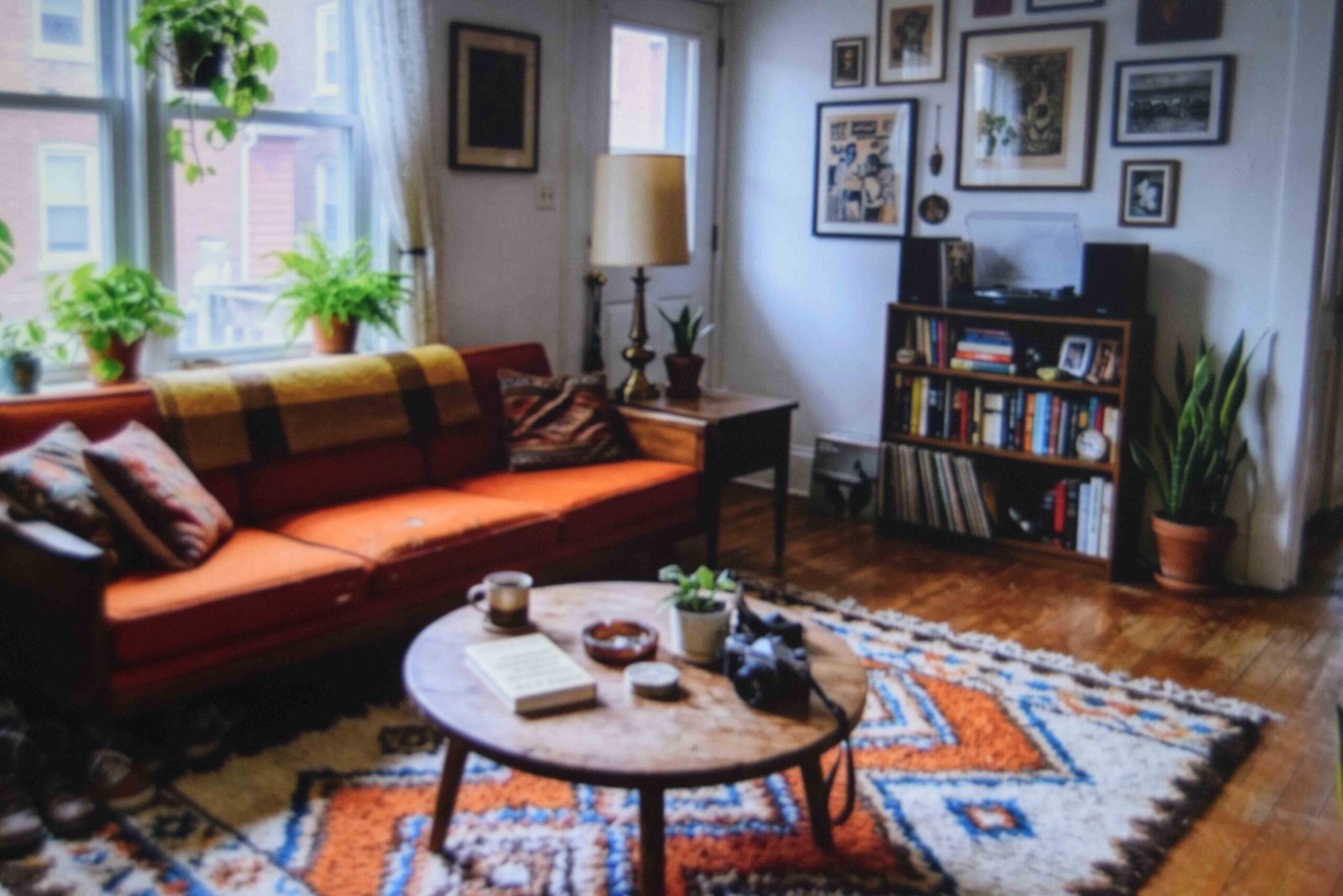 Retro Apartment Aesthetic: 15 Ideas for People Who Cannot Paint